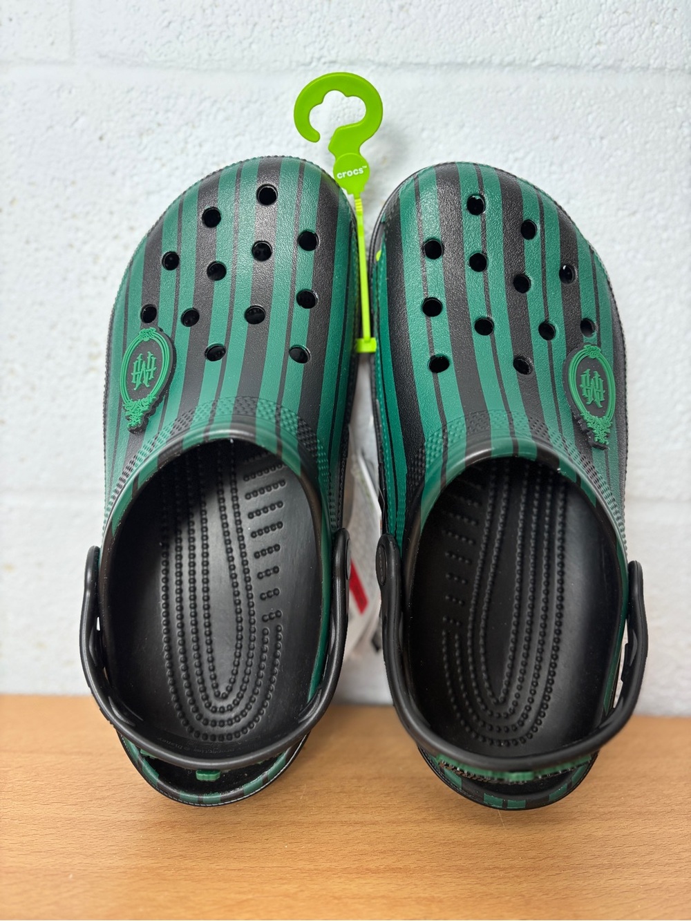 Crocs Disney The Haunted Mansion Green and Black Striped Clog NWT size w9, m7